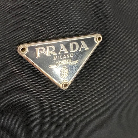 🛍SOLD🛍 🖤Prada🖤 Nylon Bag - Picture 4 of 13